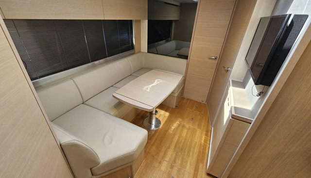 Bozzie yacht for sale 10