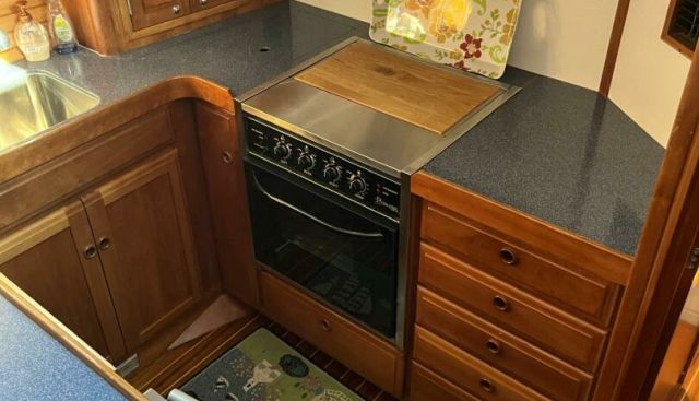 CANDY O yacht for sale 13