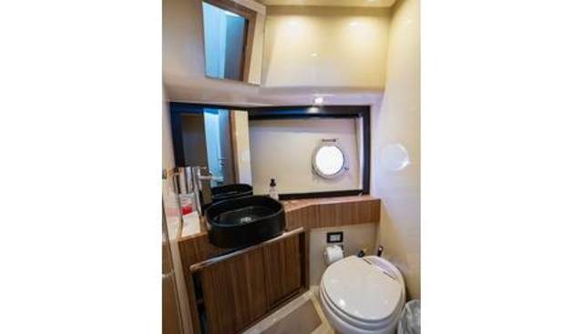 Rumble Bee yacht for sale 13