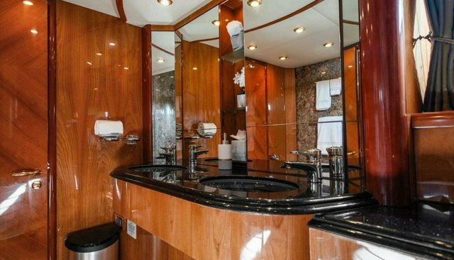 VANGUARD yacht for sale 24