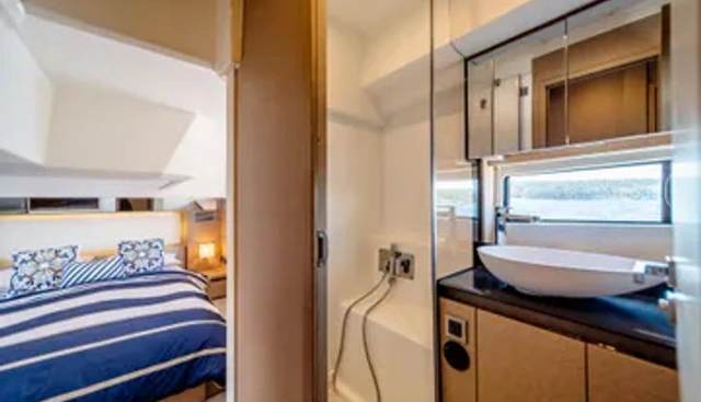 V & A yacht for sale 44