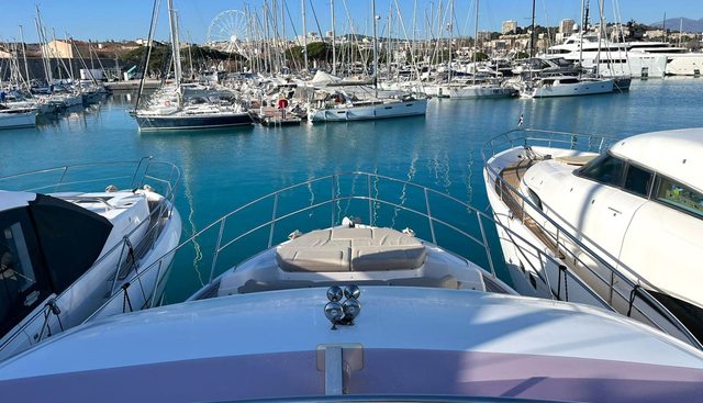 F55 yacht for sale 10