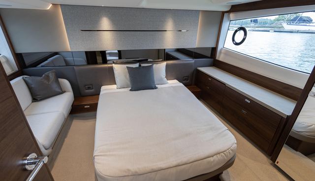V50941 yacht for sale 4
