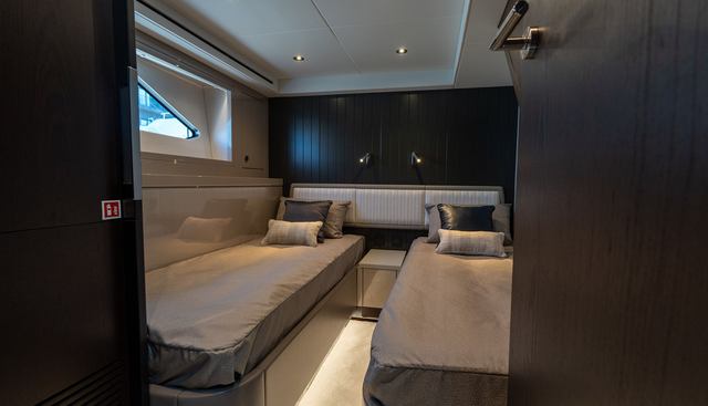 3042568 yacht for sale 49