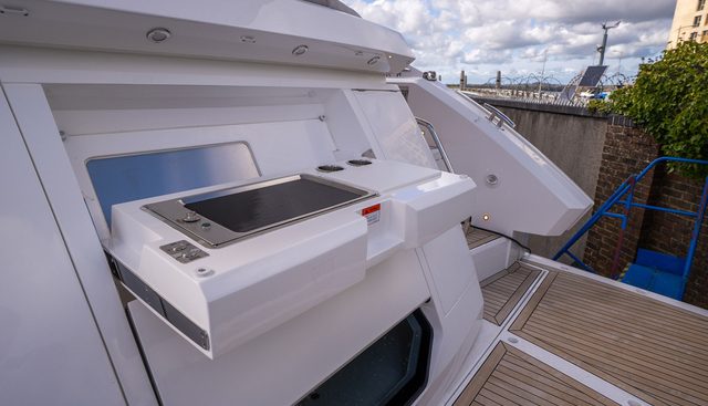 4282555 yacht for sale 17