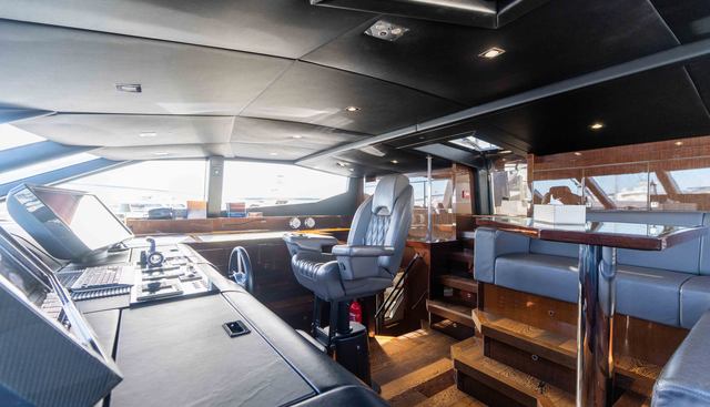 KING POWER yacht for sale 32