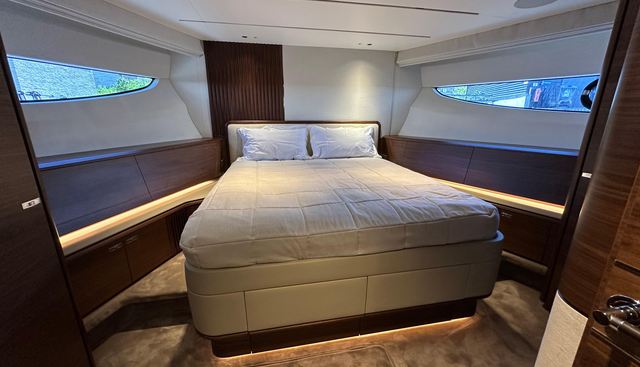 Y80018 yacht for sale 33