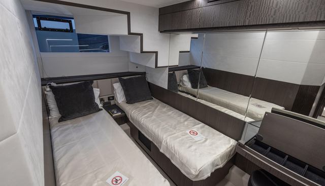 Seven yacht for sale 33