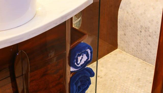 New School yacht for sale 33