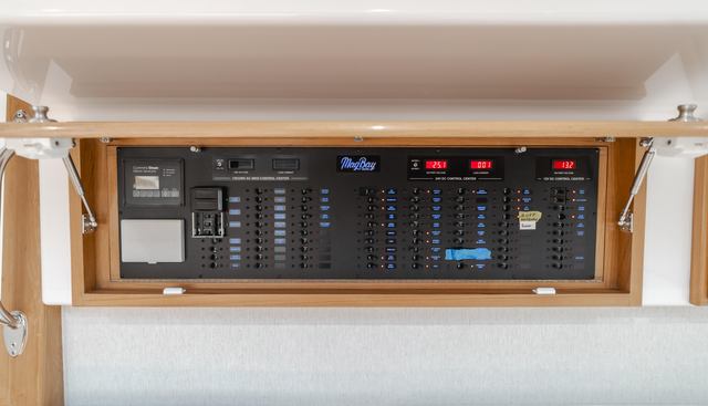 Commodore Two yacht for sale 55