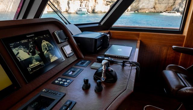 Firefly yacht for sale 44