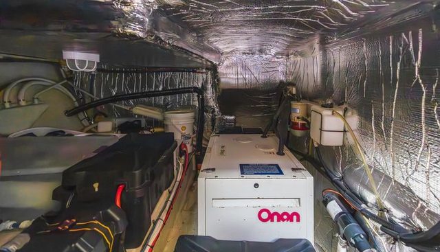 Making Waves yacht for sale 37