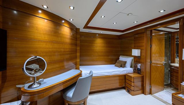 SEASCAPE V yacht for sale 60