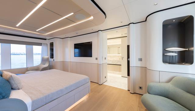 BEE EXPLORER YACHT yacht for sale 8