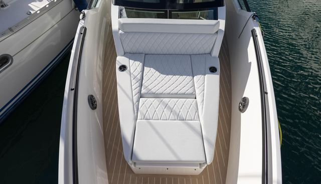 320GTO-798 yacht for sale 7