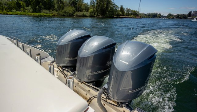 LAZY V yacht for sale 25