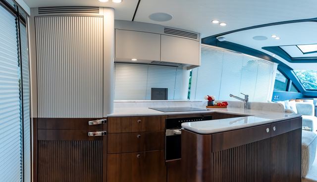 FAIRLINE PHANTOM yacht for sale 10