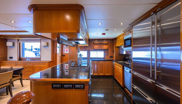 SOLACE yacht for sale 12