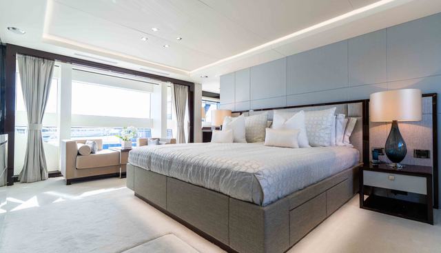 KING POWER yacht for sale 35
