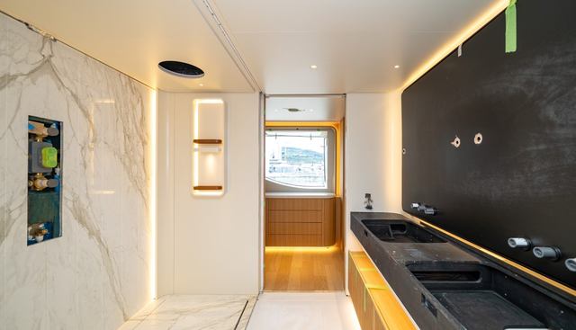 PRESENCE yacht for sale 28