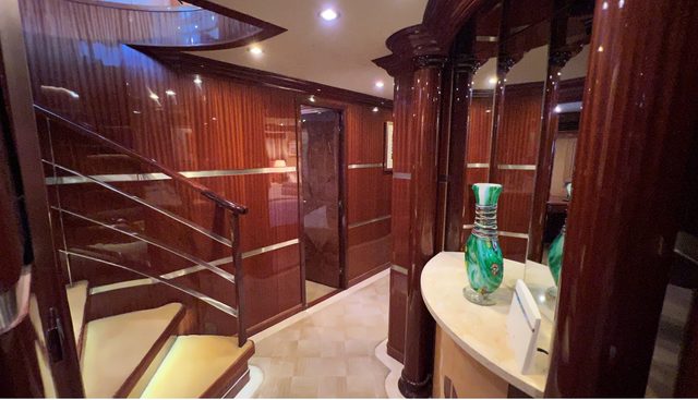 Missy B II yacht for sale 13