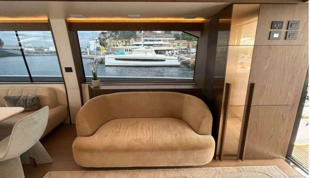 Azimut 72 Fly  yacht for sale 13