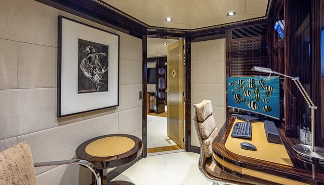 VESPER yacht for sale 14