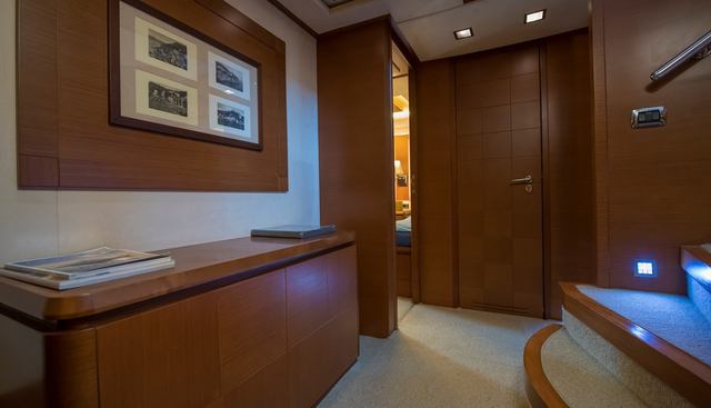 LA RUBIA yacht for sale 58