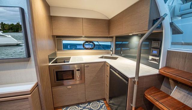 GRAYSKY V yacht for sale 35