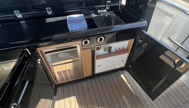 DAYDREAMZ yacht for sale 17