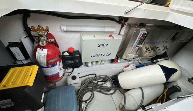 noname yacht for sale 33
