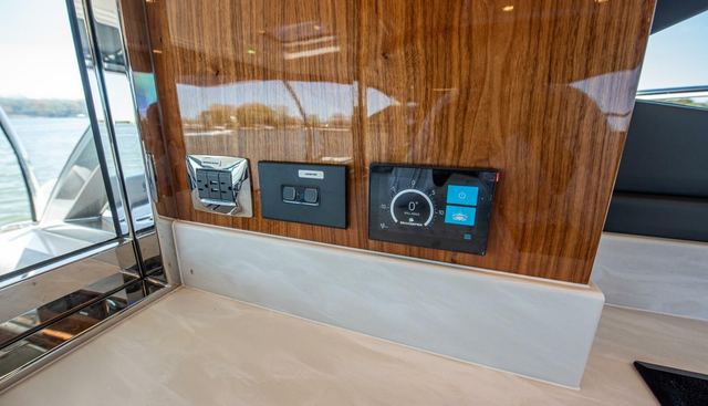 CNTRL-SALT-DEL yacht for sale 37