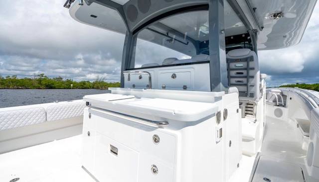 42 Lujo yacht for sale 17