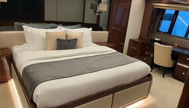 MIRA yacht for sale 9