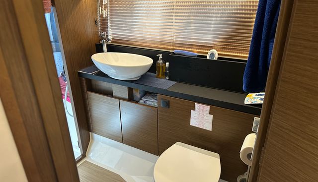 Folly Five yacht for sale 39