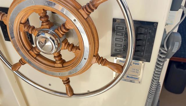 Maid of Erin yacht for sale 28
