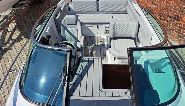F650 yacht for sale 25