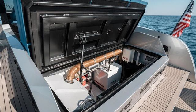 Robin's Nest yacht for sale 37