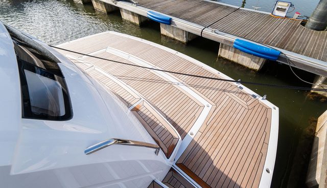 3102668 yacht for sale 18