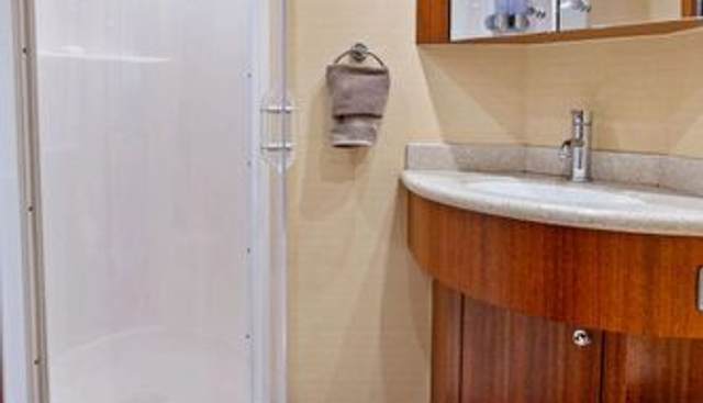 GRIFFIN yacht for sale 32