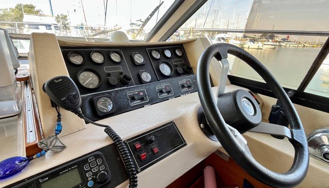 Linda J yacht for sale 12