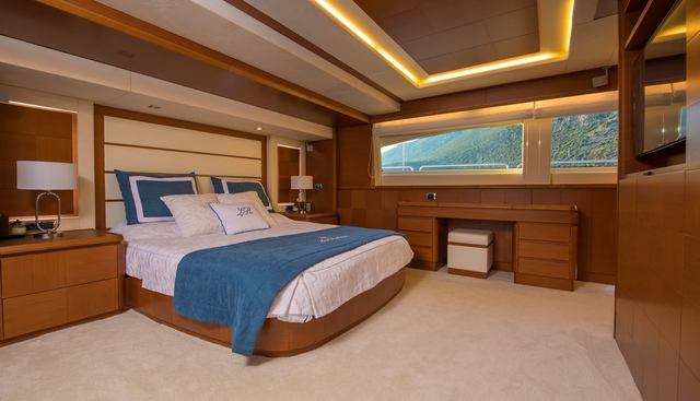 LA RUBIA yacht for sale 53