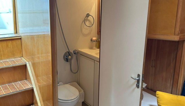 El Caiman yacht for sale 19