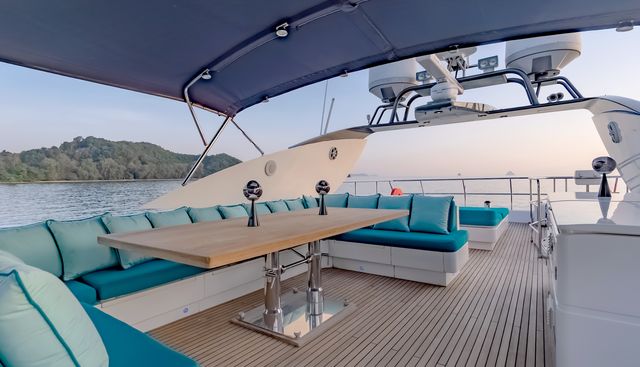 HUMMINGBIRD yacht for sale 23