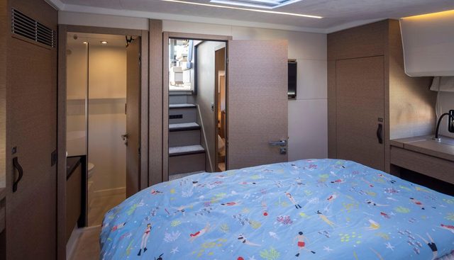 Four at Sea yacht for sale 33