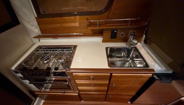 JUNI yacht for sale 9