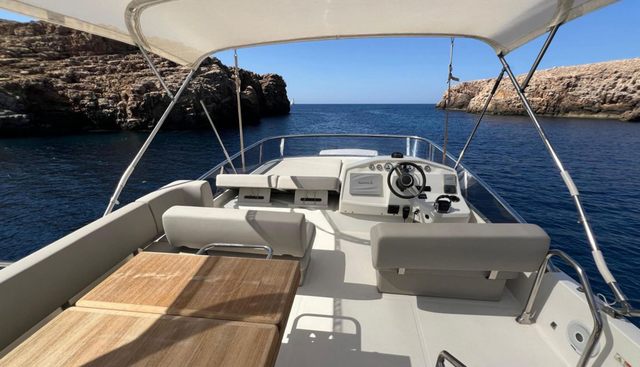E52 yacht for sale 10