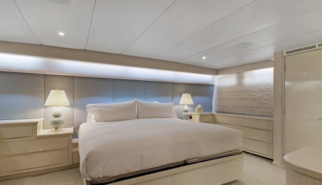 Adventurer yacht for sale 17