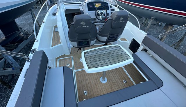Meant 2 B yacht for sale 23