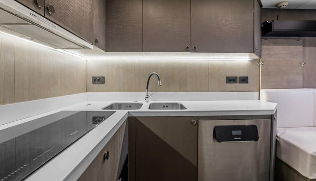 YB yacht for sale 18